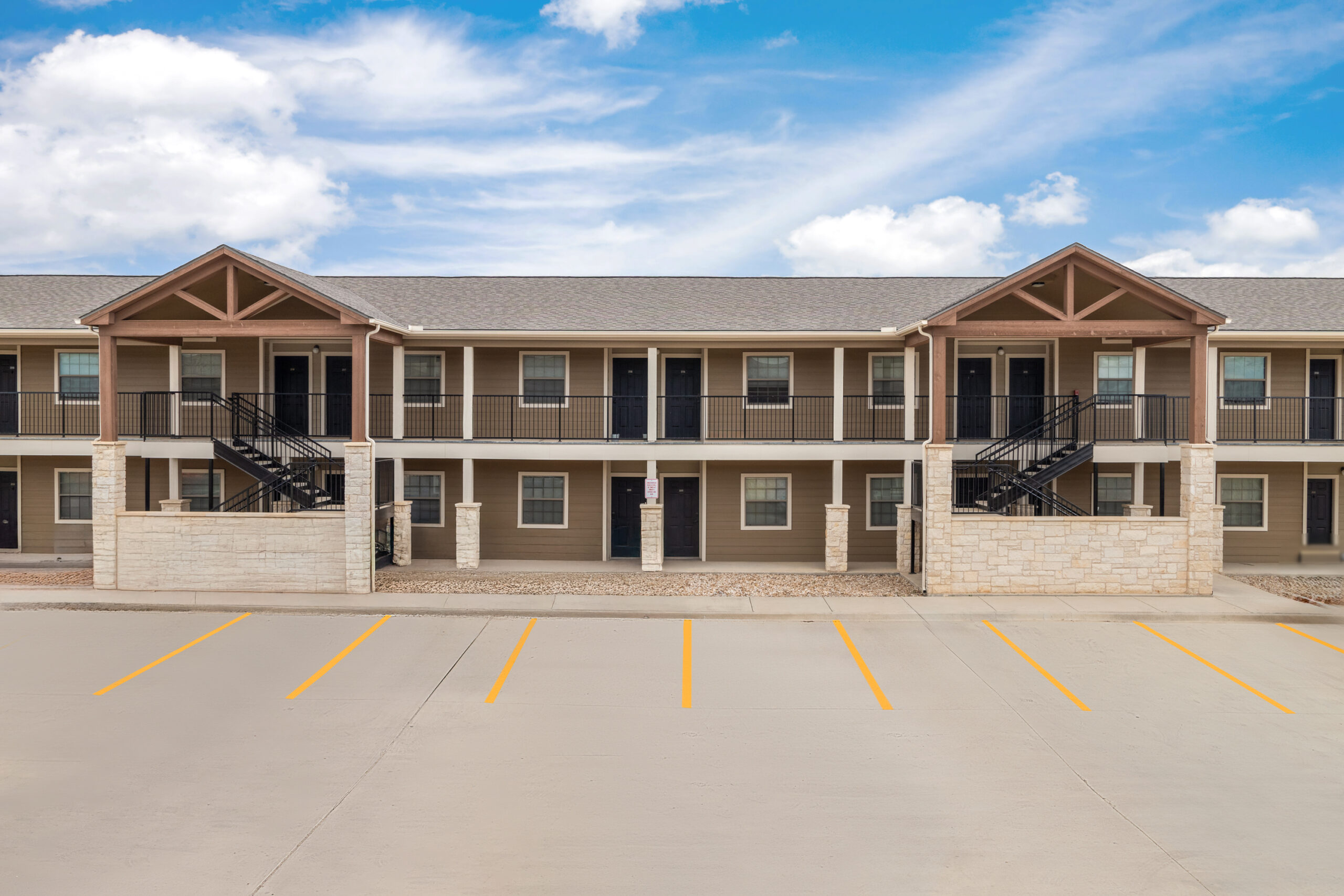 Exterior Daytime 2_